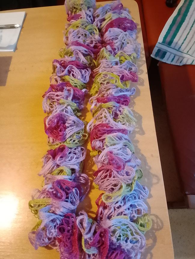 Bild 2 Schöner Schal.  6 Euro