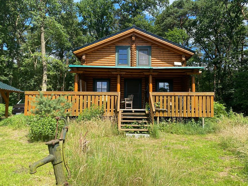 Bild 4 KANADISCHES BLOCKHAUS (FERIENHAUS) AM WALDRAND - LK ROW