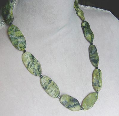 Bild 3 Longkette mit einen Türkis und Hämatitperlen
