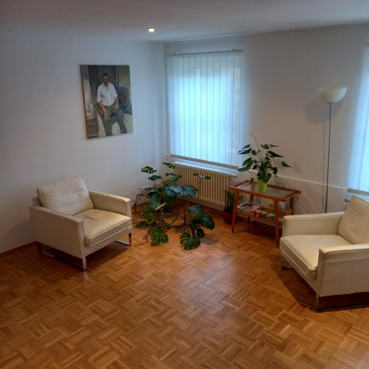 Bild 1 Möblierter Praxisraum (20qm) in Leipzig Zentrum- West tageweise frei zur Untermi