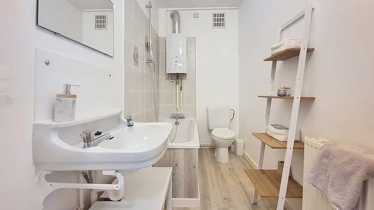 Bild 5 2-Zimmer-Wohnung mit einem Schlafzimmer und Arbeitszimmer/Garage in Berlin