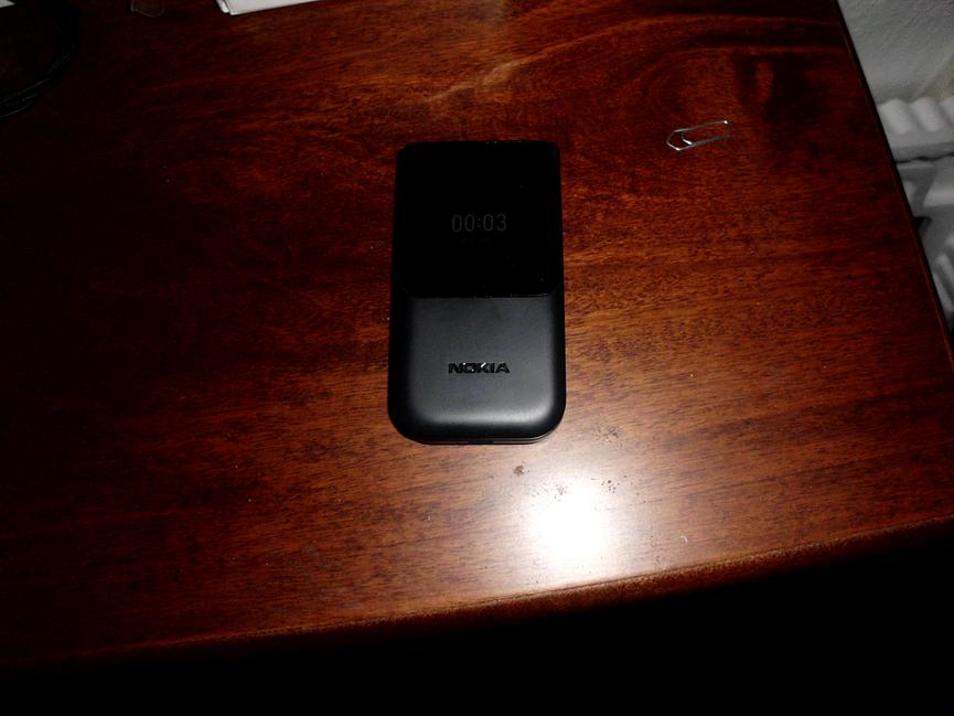 Bild 7 Ich gebe ein unbenutztes Nokia 2720 Dual-Tasten-Handy mit 2Gin Schwarz ab.