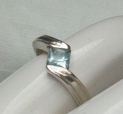 Bild 4 Ring, 925 Silber mit gefassten Aquamarin