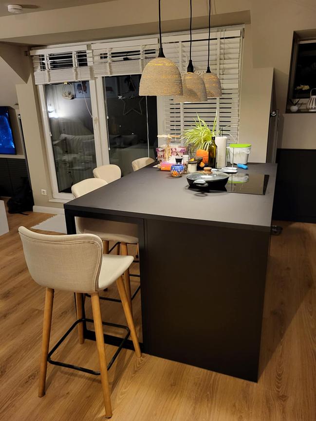Bild 2 Modern 2-Zimmer Mobilierte DG-Wohnung mit Balkon und EBK