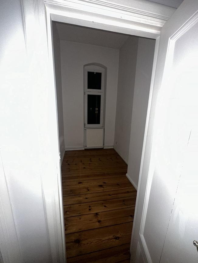 Bild 1 WG Zimmer bis zu 3 Monate am Leopoldplatz. Übernahme und Anmeldung möglich.