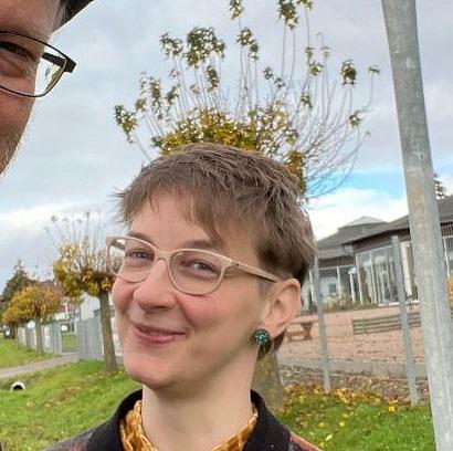 Bild 1 Menschen zum Musikmachen, Tanzen, Singen