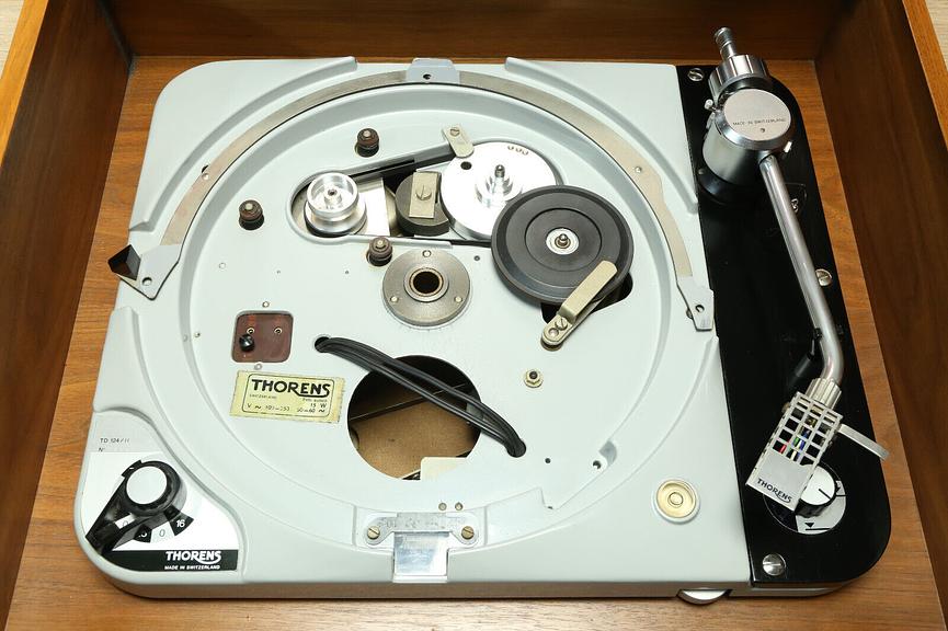 Bild 2 Thorens TD 124 MK II Plattenspieler im Case