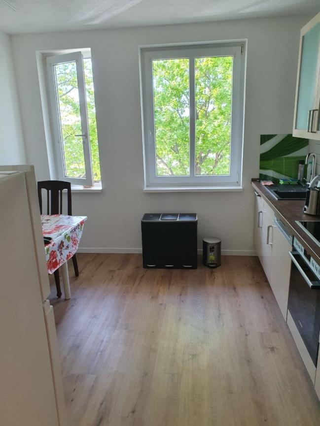 Bild 2 Vollmöbliertes Zimmer mit Balkon im Bielefelder Norden