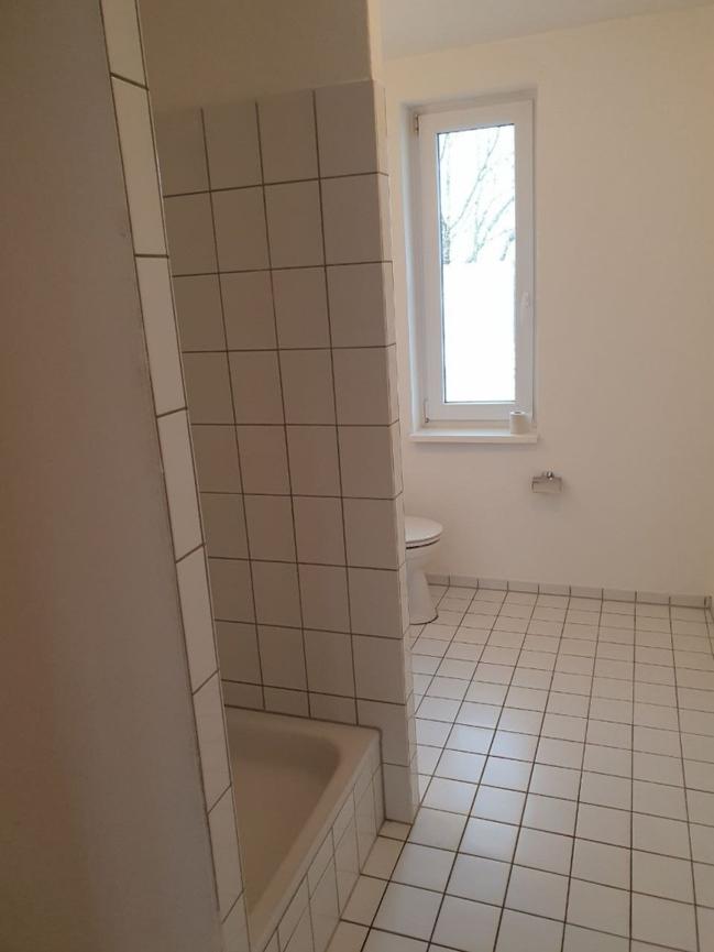 Bild 3 Vollmöbliertes Zimmer mit Balkon im Bielefelder Norden