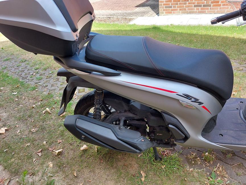 Bild 6 Honda SH350I