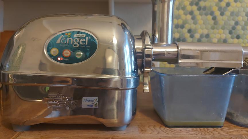 Bild 3 Entsafter Angel Juicer 7500 zu verkaufen