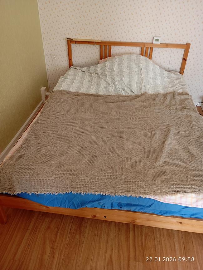 Bild 2 IKEA FJELLSE Doppelbett 140x200 mit Matratze - 60 Euro