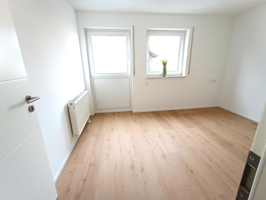 Bild 6 Bezugsfertige 2-Zi. Wohnung mit Balkon, Einzelgarage & Stellplatz direkt an A81