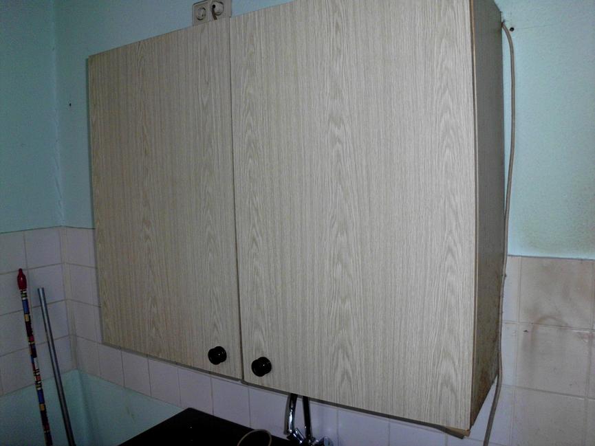 Bild 3 zwei küchen unter schränke und hänge schrank eine glasvitrine zu verschenken