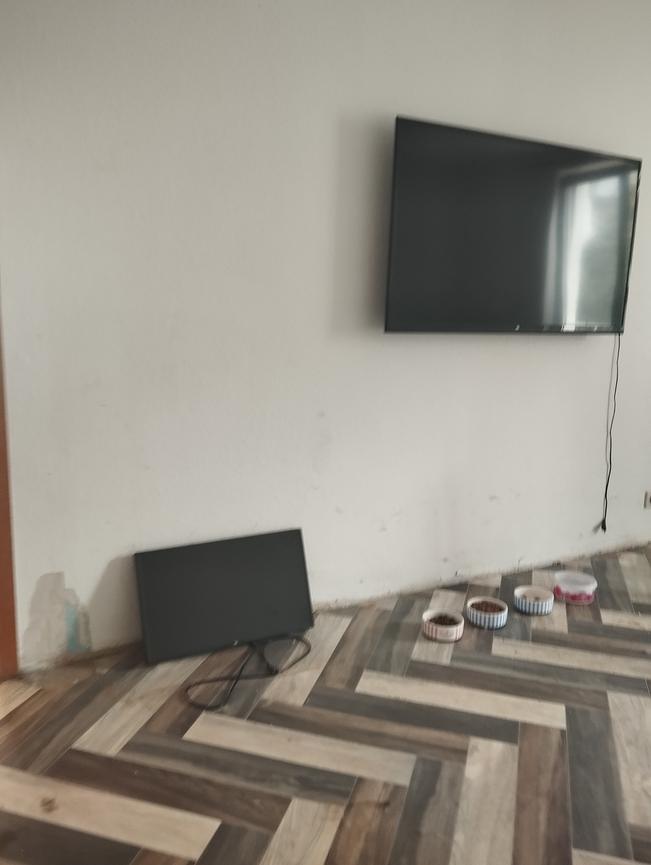 Bild 2 Fernseher für Wohn und Schlafzimmer