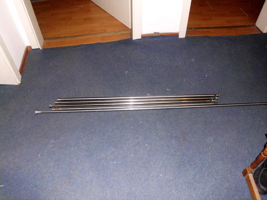 Bild 1 ICH möchte diese 5 silbernen Gardinenstangen von Ikea abgeben nur für 12euro