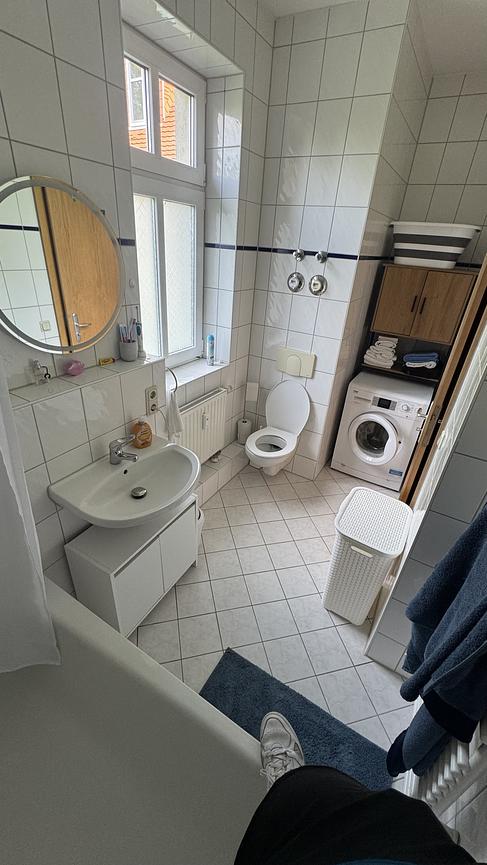 Bild 4 Ein #Zimmer - Küche, Bad, Abstellkammer - 47 qm, #teilmöbliert; ab #sofort frei
