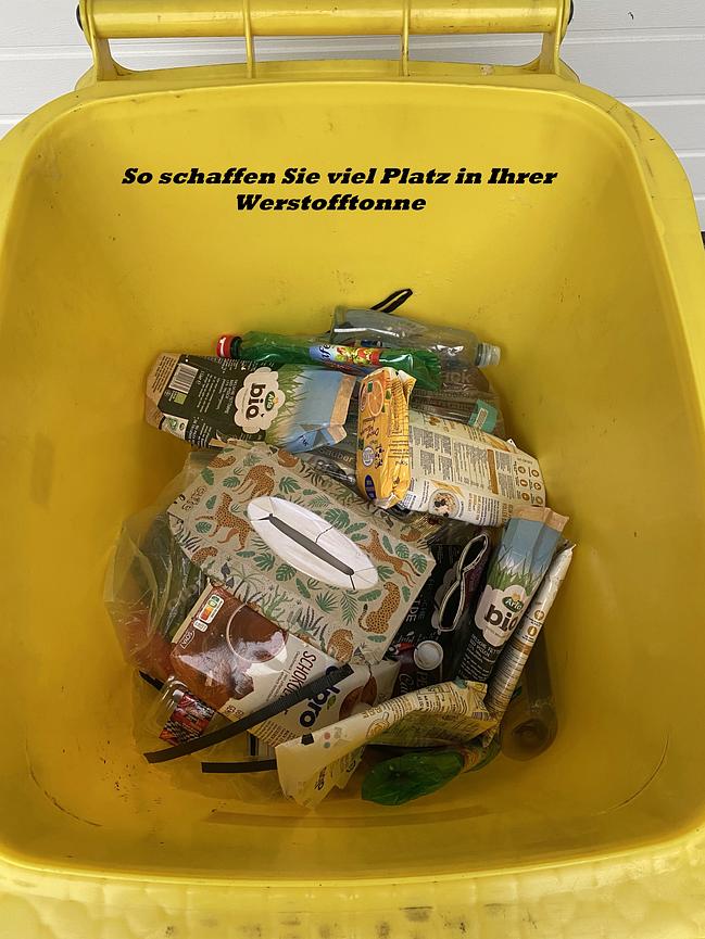 Bild 12 Dosenpresse, PET -Flaschenpresse, robuste Ausführung, Wandmontage