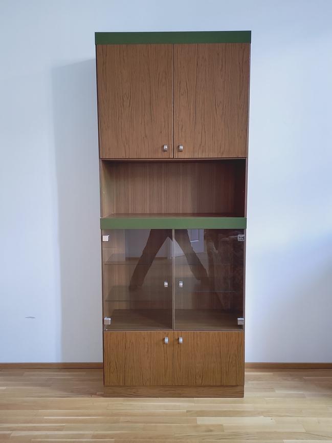 Bild 1 Schrank mit Vitrinenteil 70er / in Stötteritz