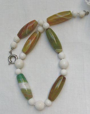 Bild 3 Edelsteinkette, Achat mit weisser Koralle