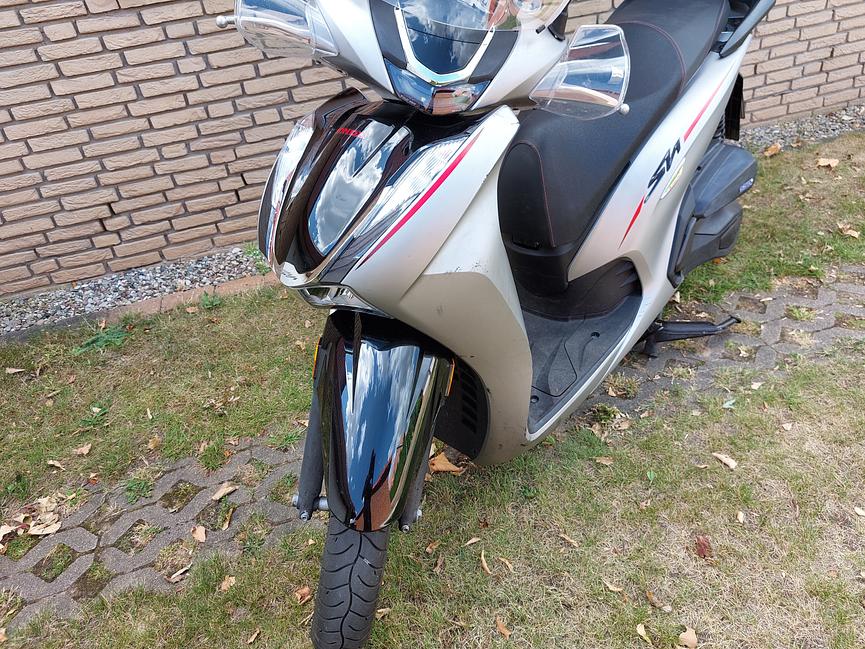Bild 3 Honda SH350I