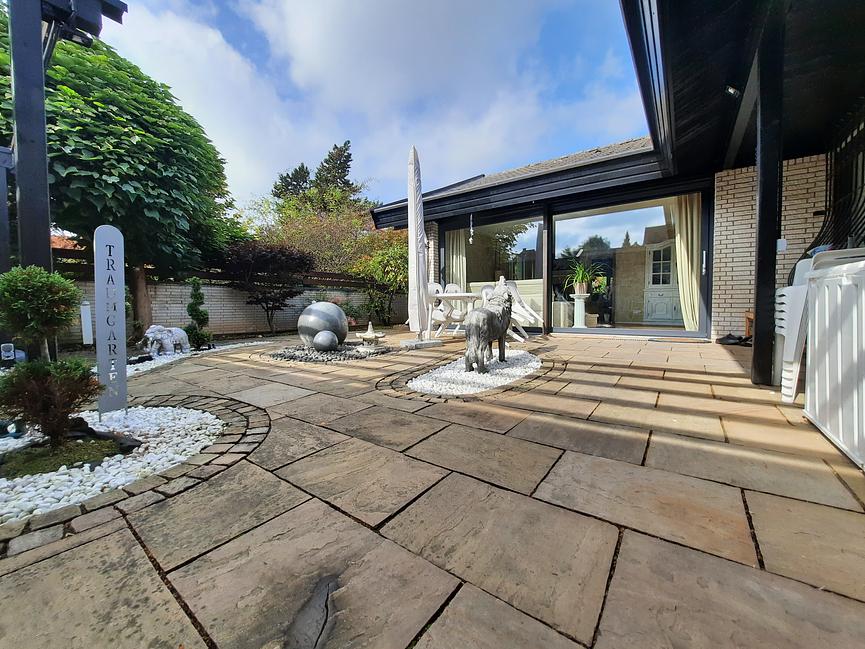 Bild 7 Winkelbungalow mit 5 Zimmern mit Teilunterkellerung und Sauna steht zum Verkauf