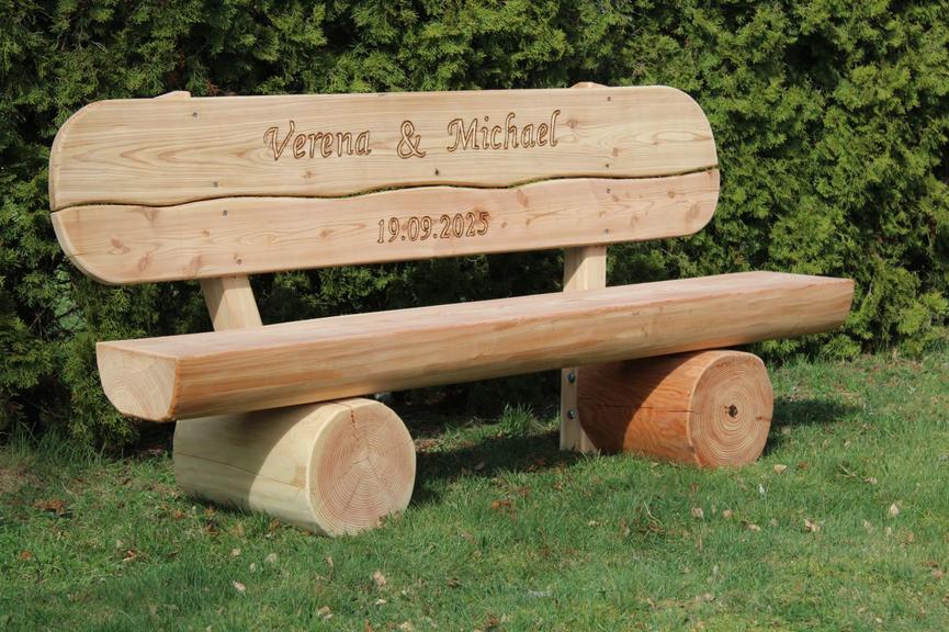 Bild 7 Gartenbank aus Lärche mit Gravur. Hochzeitsgeschenk. Krongartmöbel.