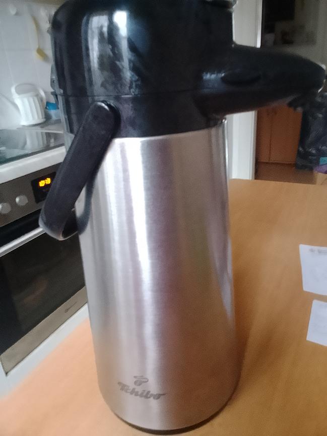 Bild 1 Pumpkanne von Tschibo  10 Euro