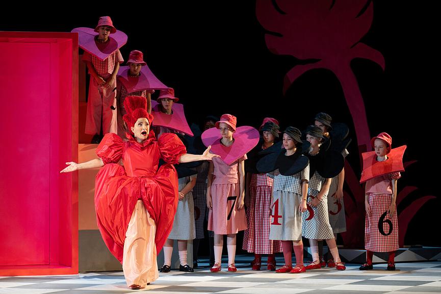 Bild 6 Theater Alice im Wunderland