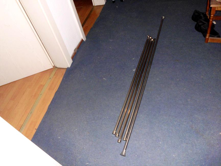 Bild 2 ICH möchte diese 5 silbernen Gardinenstangen von Ikea abgeben nur für 12euro