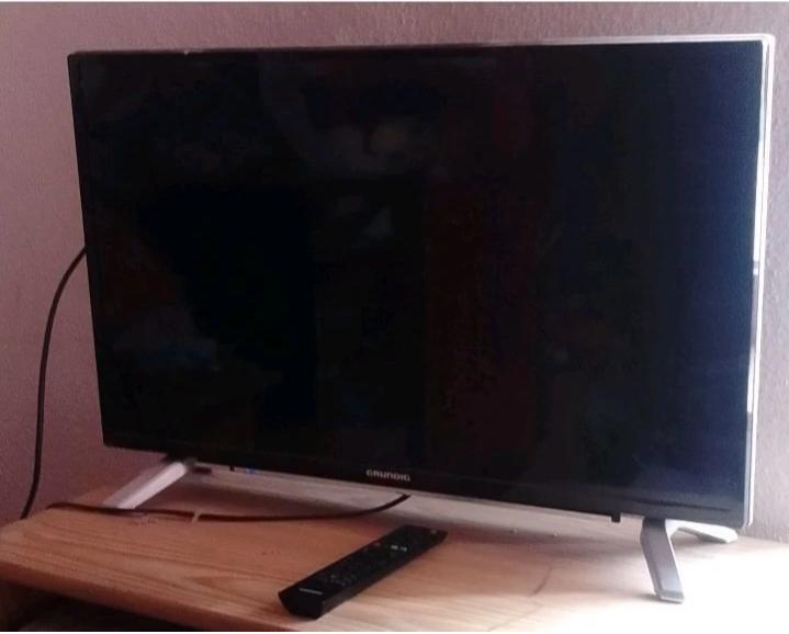 Bild 3 Grundig 32 GHB 5740 BK HD LED Fernseher, Als Ersatzteil/defekt
