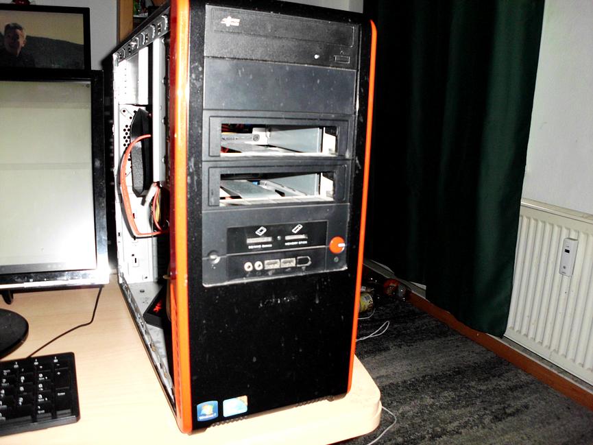 Bild 2 pc ab zu geben siehe bilder dazu an mit linux derzeit zum vohrzeigen 38euro nur