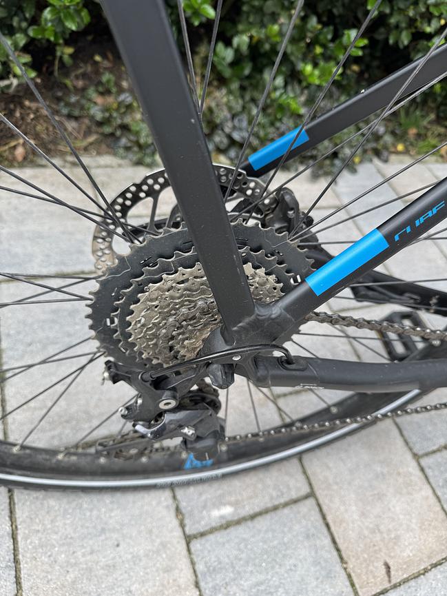 Bild 3 Cube Kathmandu Hybrid EXC 500 black ́n ́blue 2019