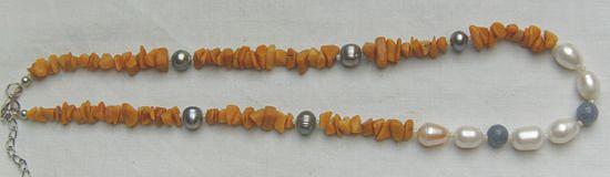 Bild 4 Edelsteinkette mit Perlen, den Jade und den Blauquarz