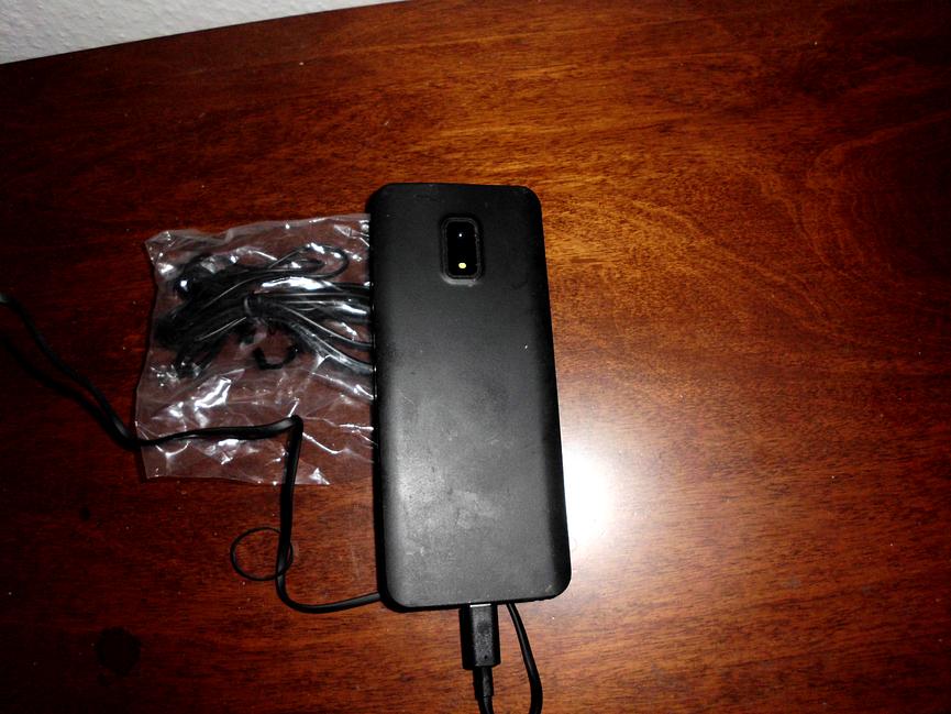 Bild 2 gebe hier ein bea fon tasten duall band handy ab nur für 8euro ab