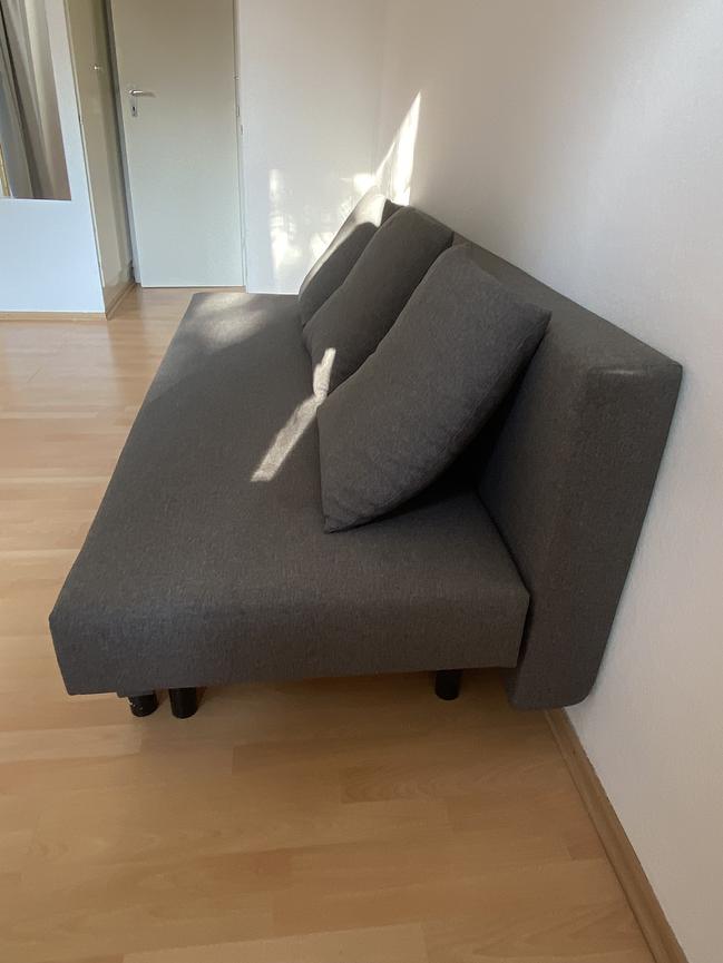 Bild 2 Gepflegte ausziehbare Couch