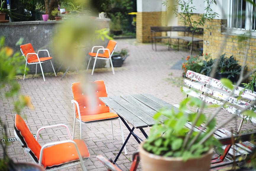 Bild 15 Arbeitsplätze_Coworking_Schreibtisch_Atelier_BüroRaum_Studio_Büro