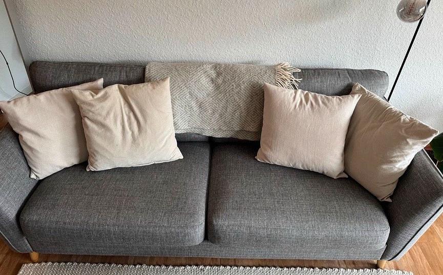 Bild 6 Graues Sofa mit Hocker zu verkaufen