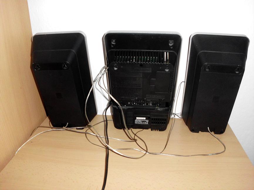 Bild 4 Ich gebe eine gebrauchte kleine Musikanlage ab nur für 10euro