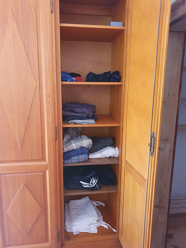 Bild 3 Kleiderschrank zu verschenken (nur für Selbstabholer)