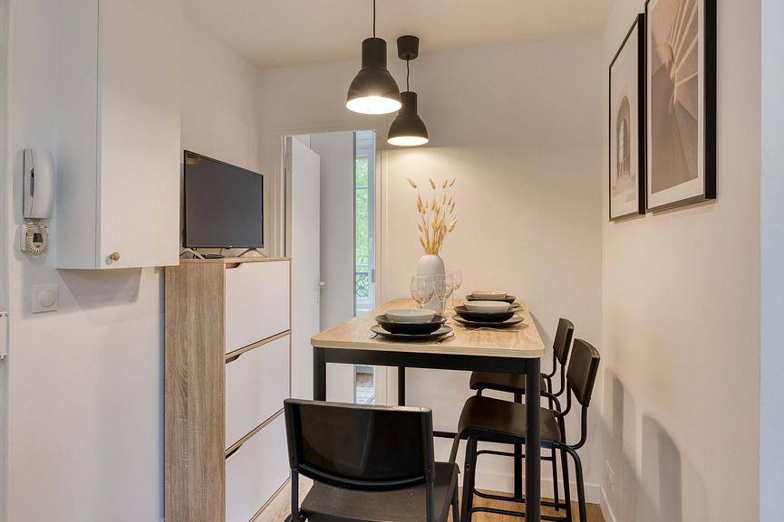Bild 5 44 m² große, komplett möblierte Wohnung im 1. Stock eines Gebäudes mit Aufzug