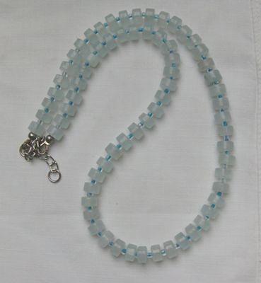 Bild 5 Edelsteinkette mit einen Aquamarin