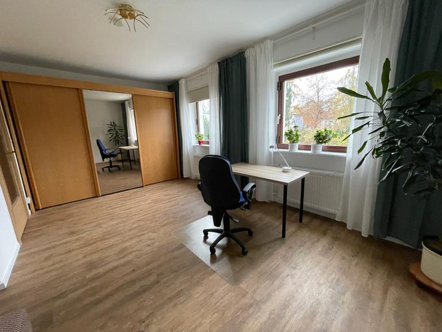 Bild 1 Vermiete: 2 Zimmer (22m²,15m²) mit Bad (5m²)