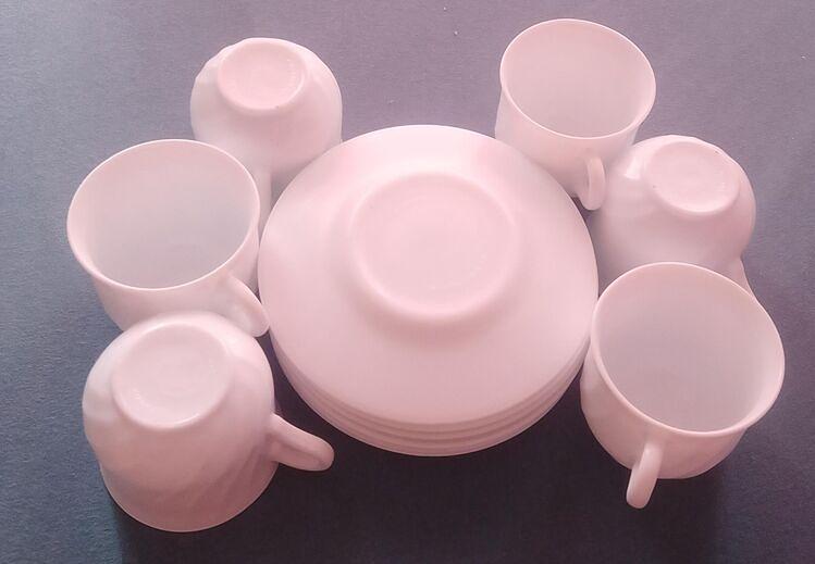 Bild 3 Das Bild zeigt ein Set aus sechs weißen Kaffeetassen oder Teetassen