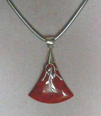 Bild 6 Korallenanhängr, rote Koralle in 925 Silberfassung