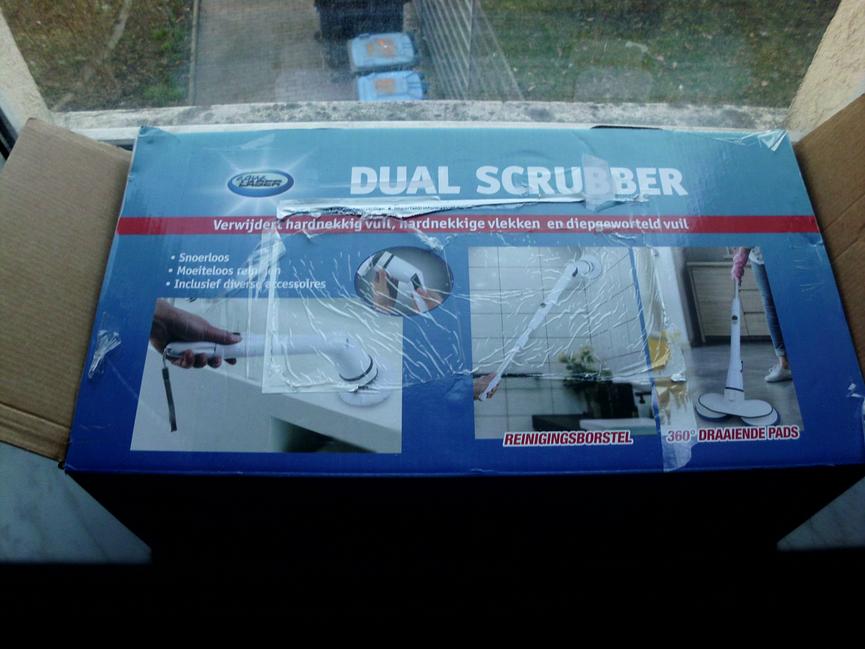 Bild 8 gebe hier ein dual scrubber mit akku betrieb günstig ab mit zupehör