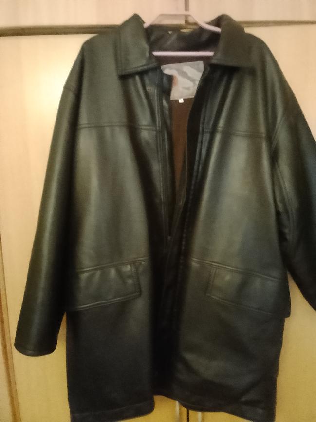 Bild 1 Damenlederjacke Größe L         22 Euro