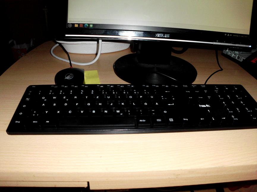 Bild 1 pc ab zu geben siehe bilder dazu an mit linux derzeit zum vohrzeigen 38euro nur