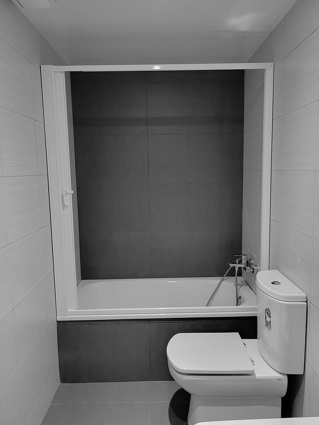 Bild 2 Badewannenfaltwand ausziehbar 90–150 cm – Weiß, modern