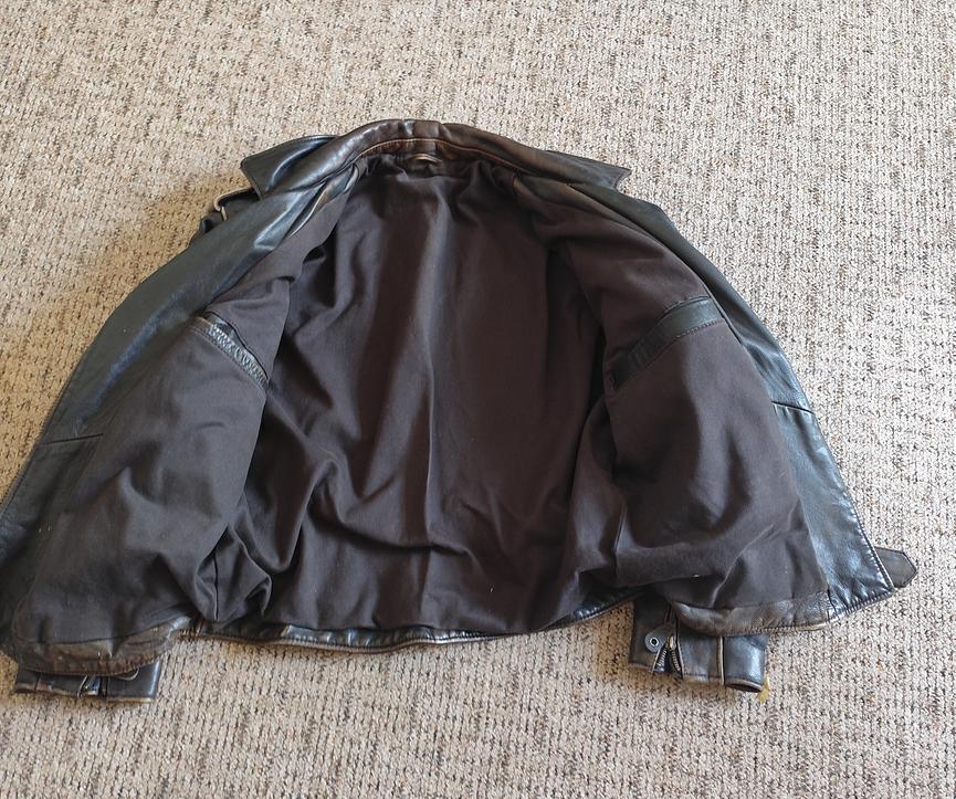 Bild 2 Motorrad Lederjacke Damen zu verkaufen